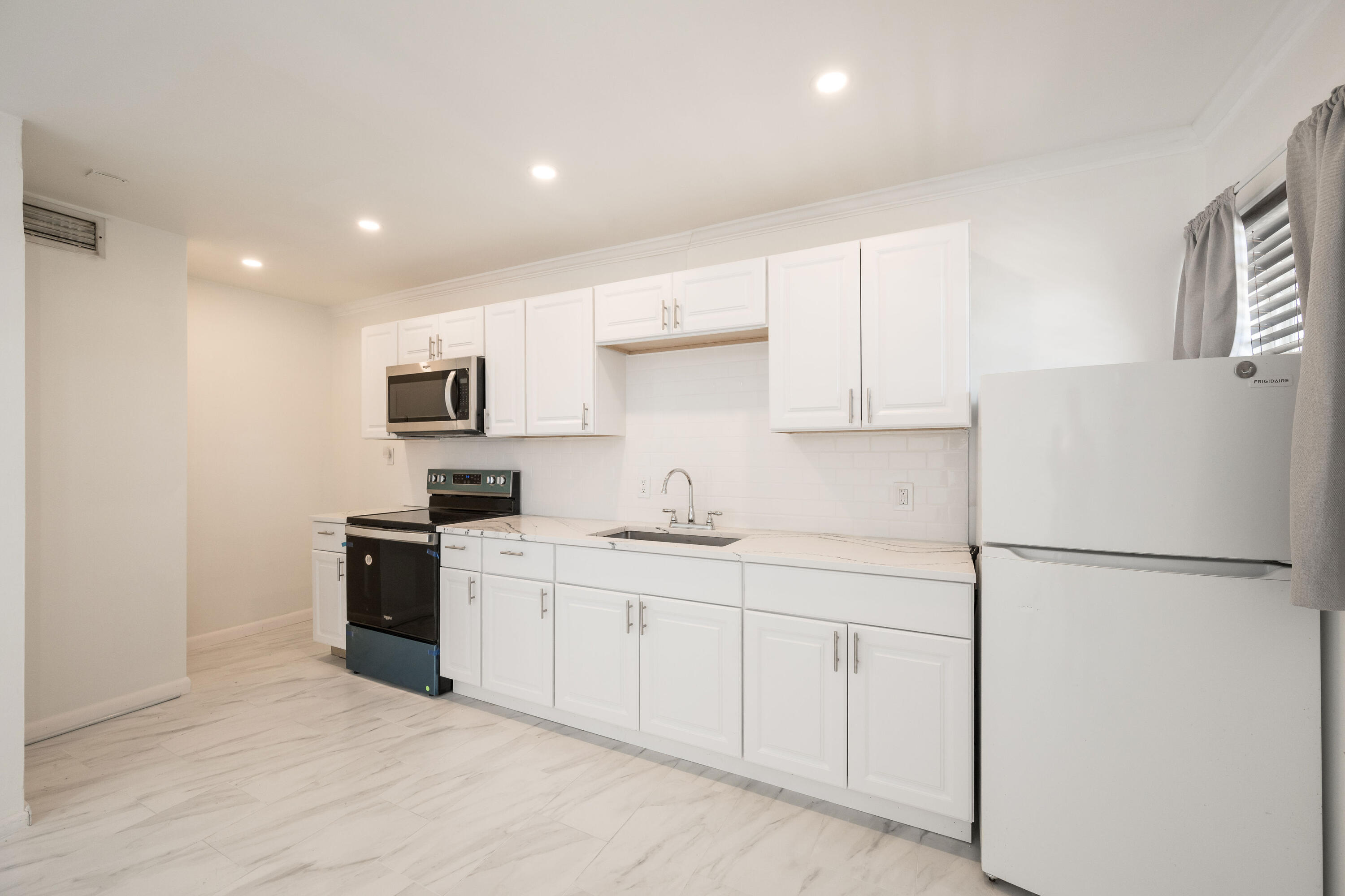 201 Coppitt Road Unit: 205A