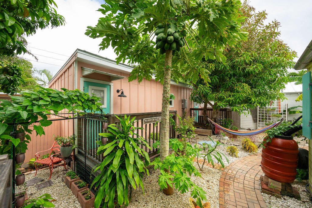 205 Julia Street