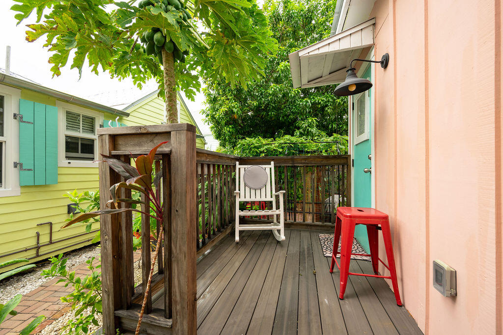 205 Julia Street