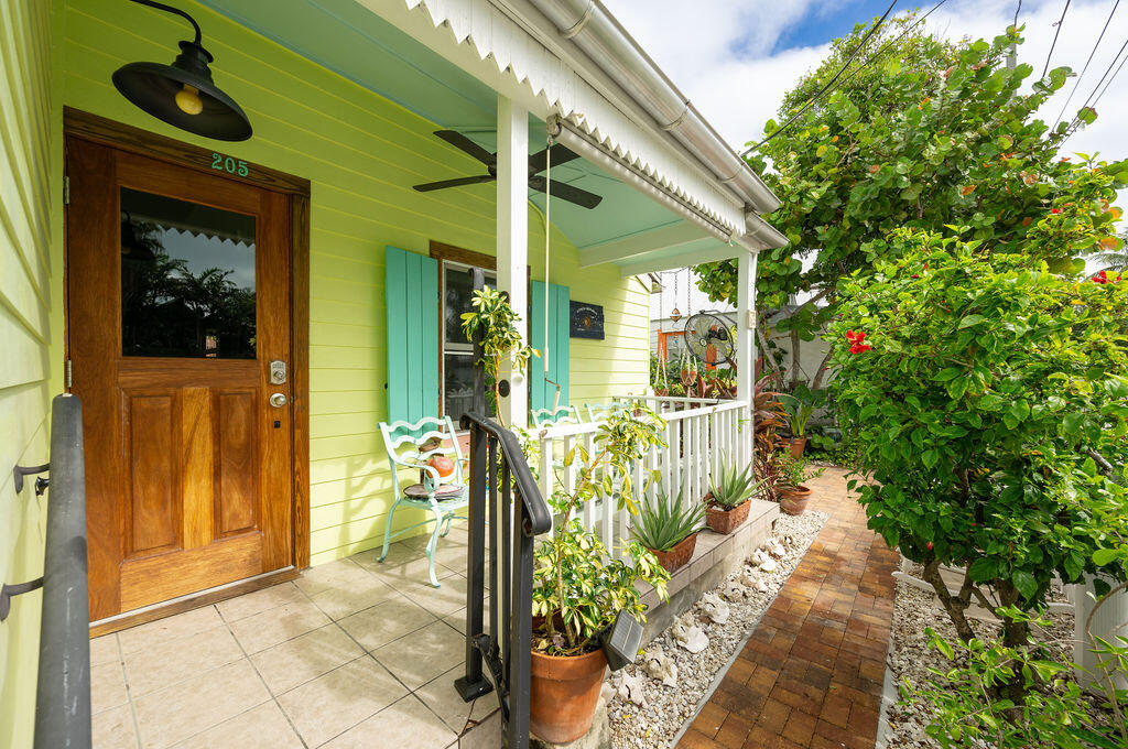 205 Julia Street