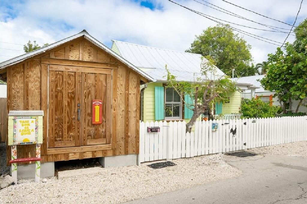 205 Julia Street