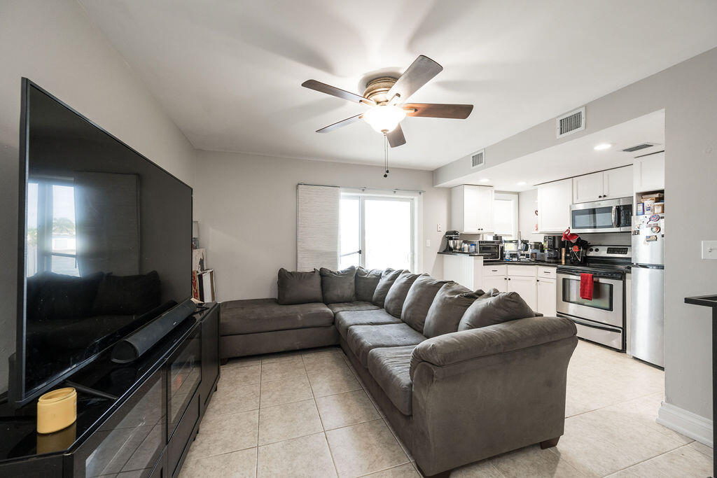 201 Coppitt Road Unit: 103A