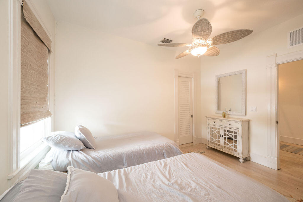 1419 Thompson Street