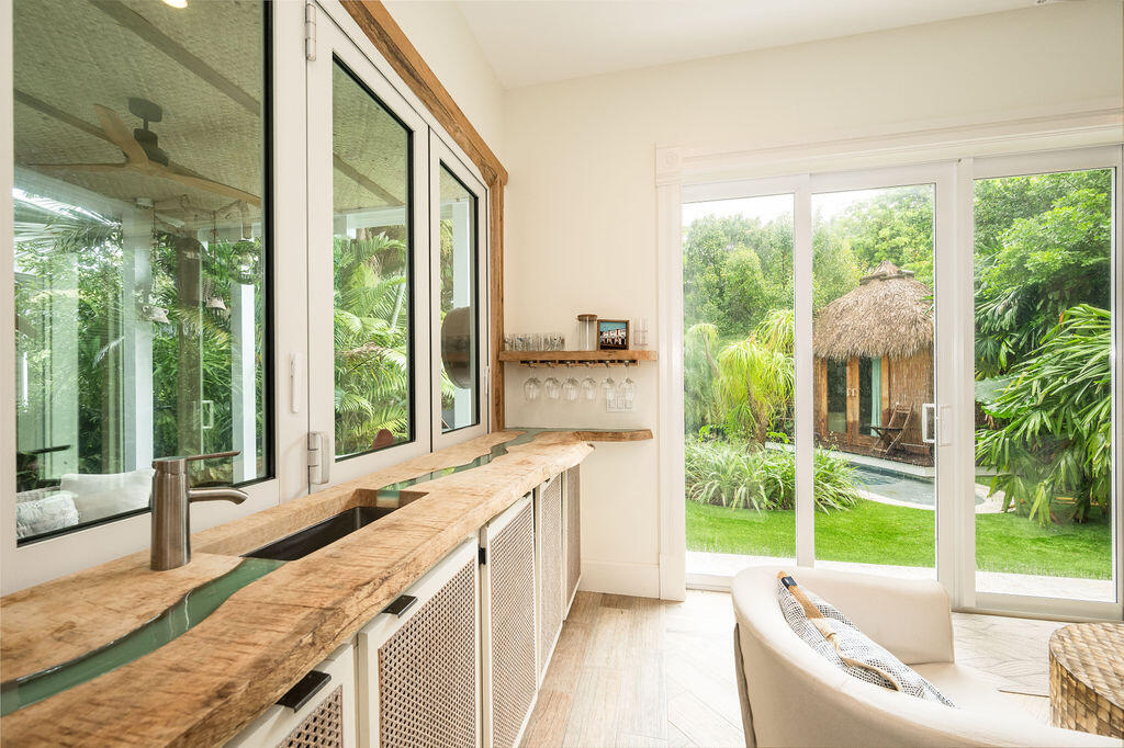 1419 Thompson Street