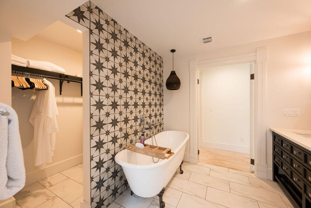 1419 Thompson Street