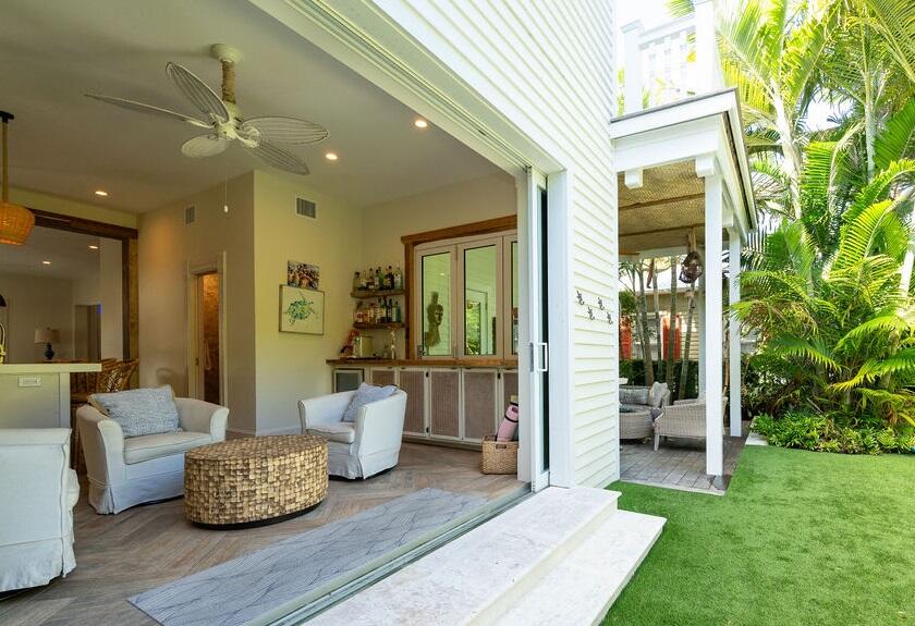 1419 Thompson Street