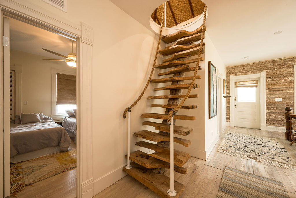 1419 Thompson Street