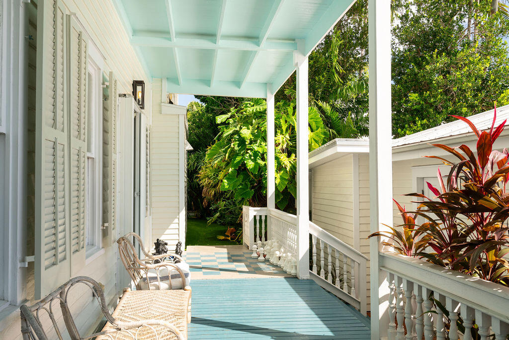 1419 Thompson Street