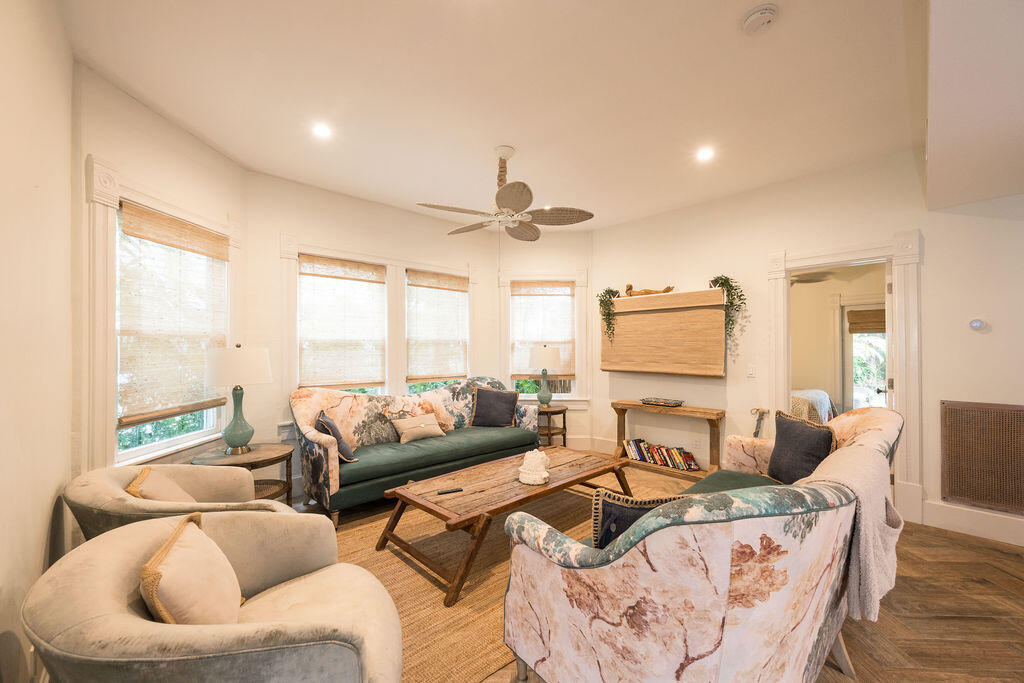 1419 Thompson Street