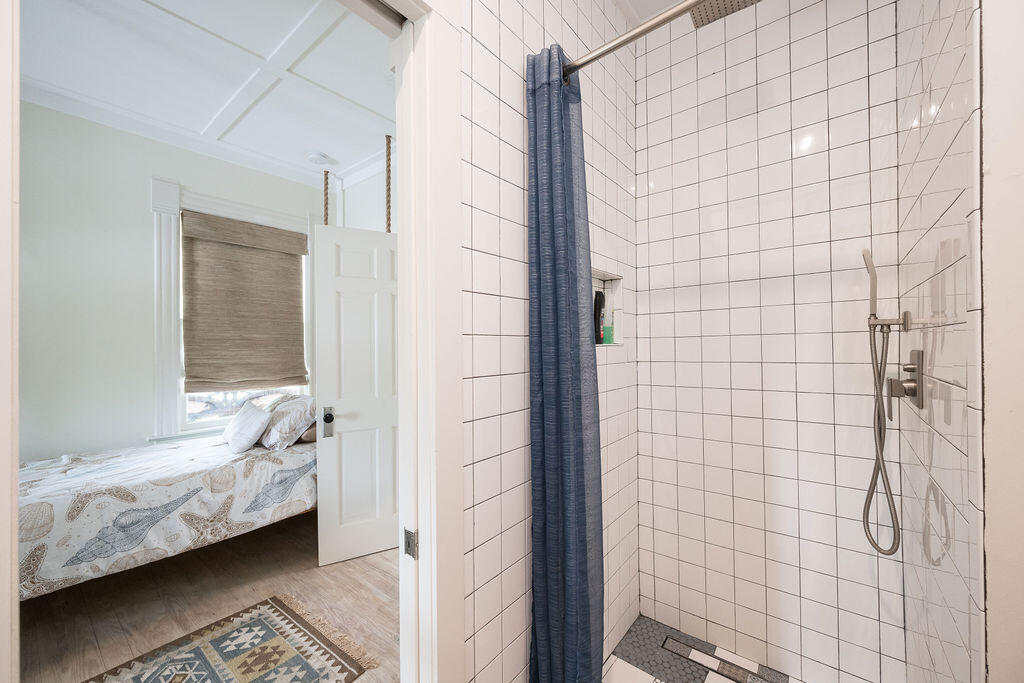 1419 Thompson Street