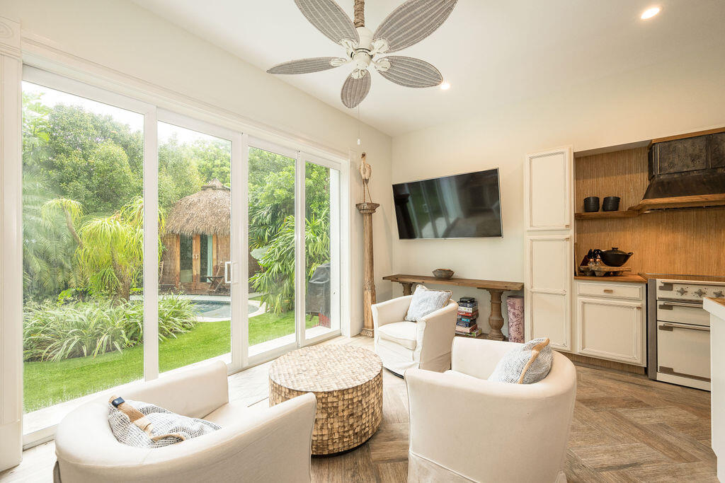 1419 Thompson Street