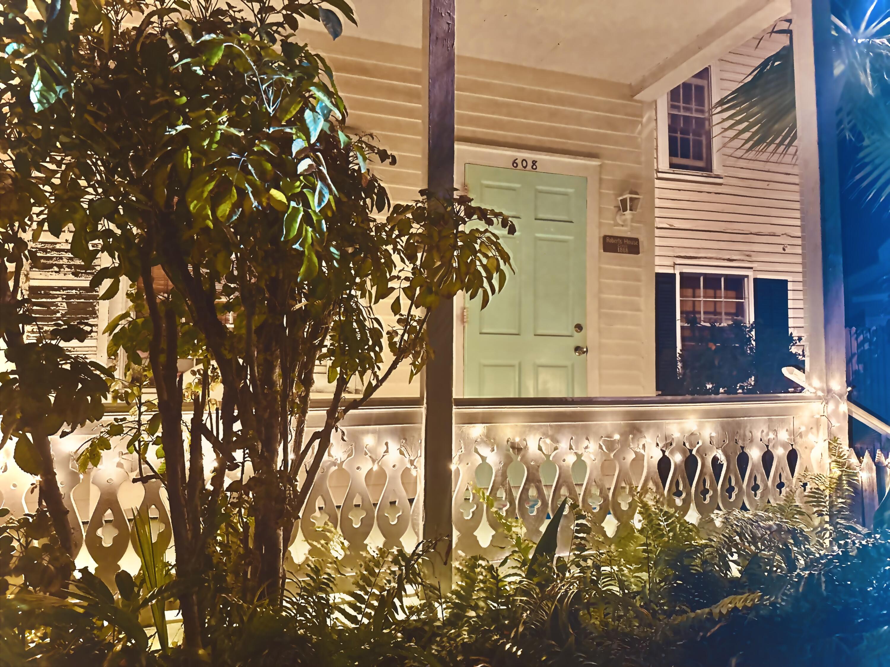 608 Roberts Lane