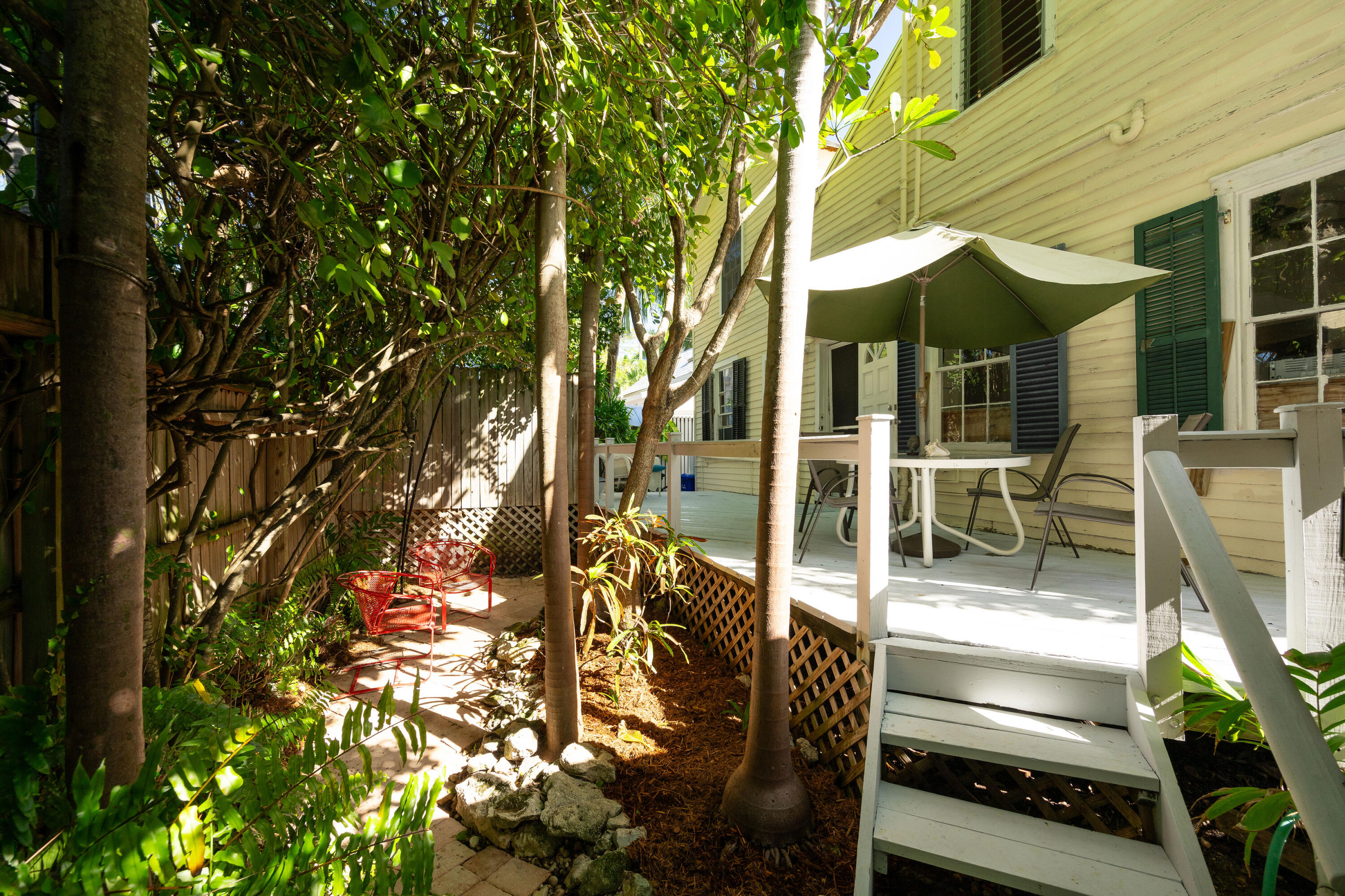 608 Roberts Lane