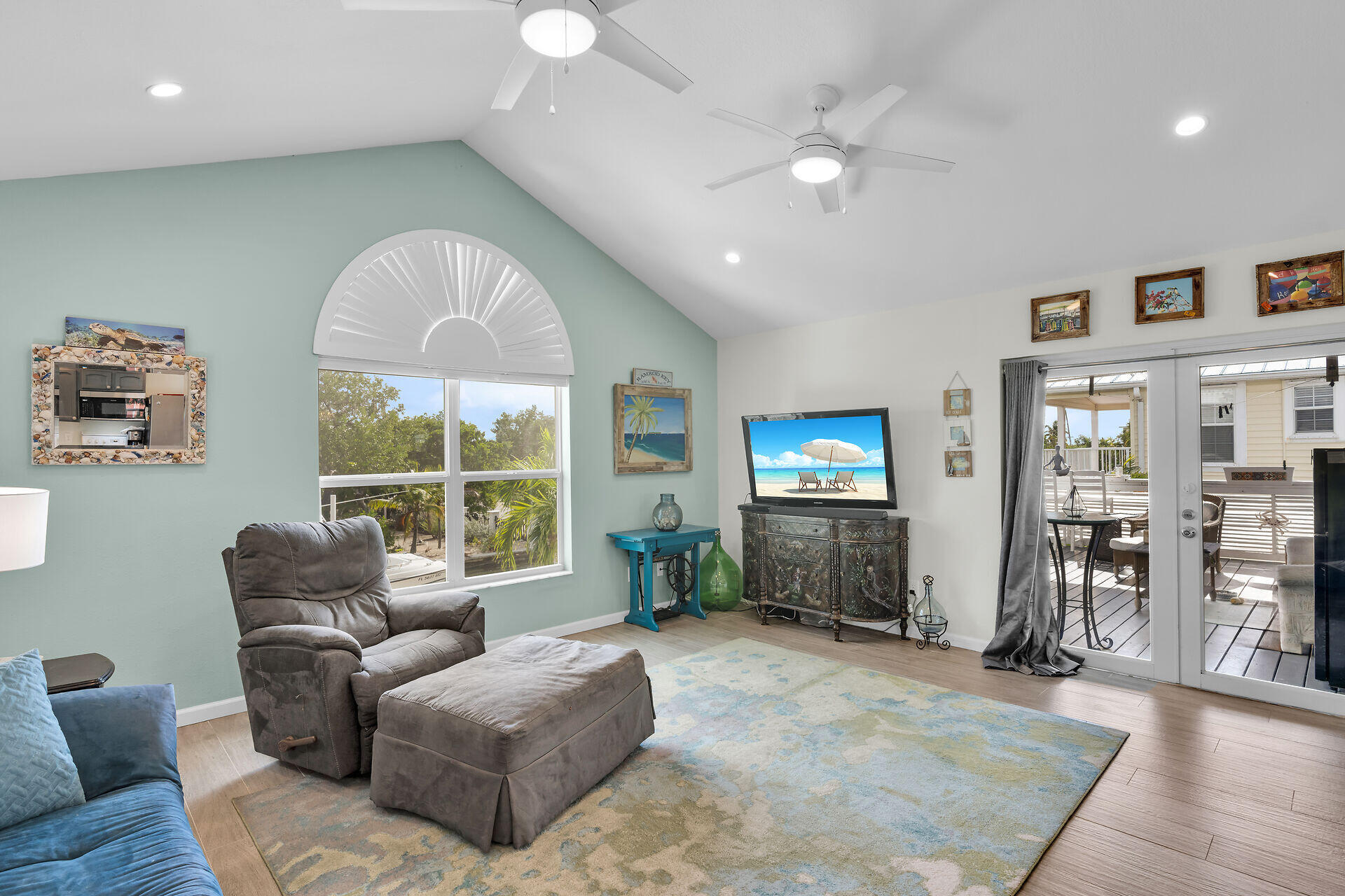 903 Indies Road