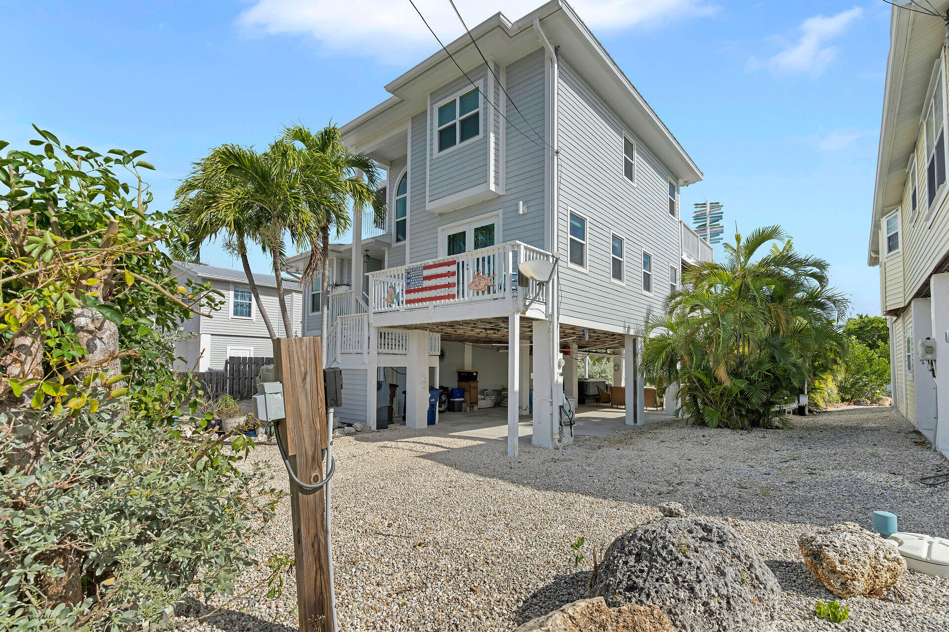 903 Indies Road