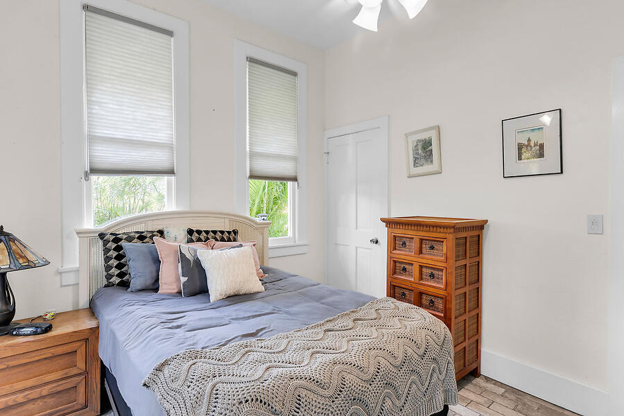 1211 Catherine Street