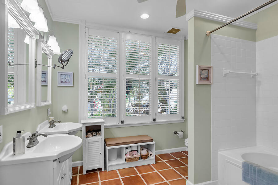 1211 Catherine Street