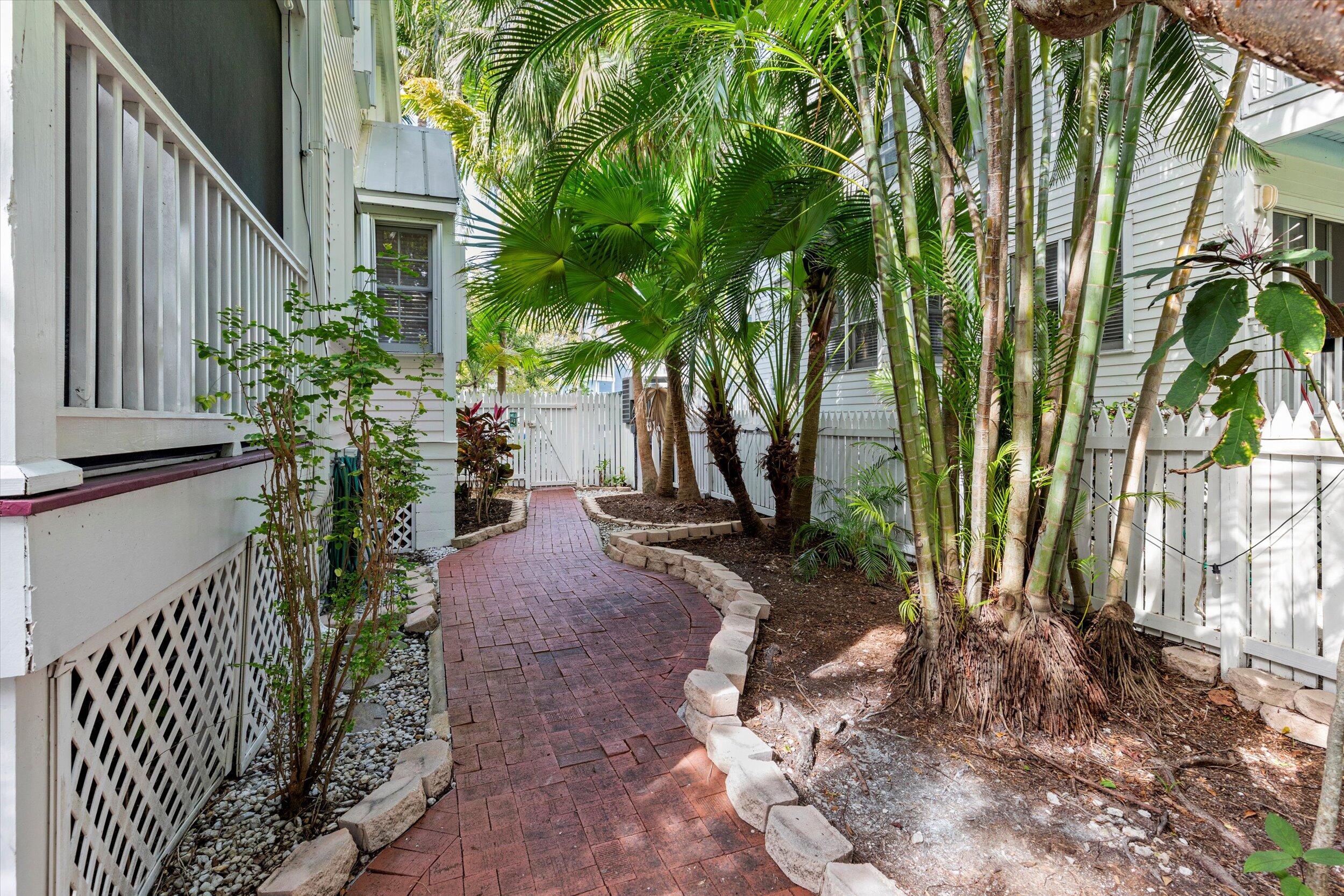 69 Spoonbill Way