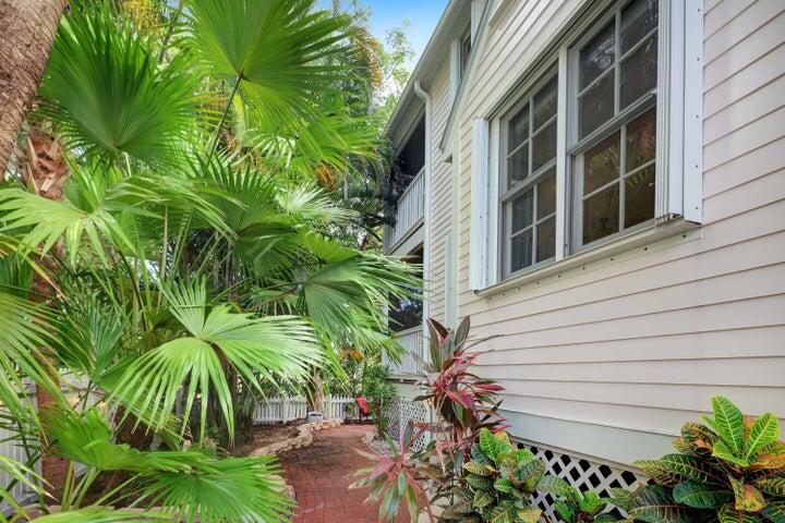 69 Spoonbill Way