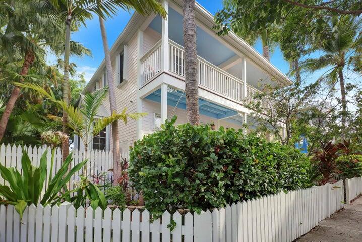 69 Spoonbill Way