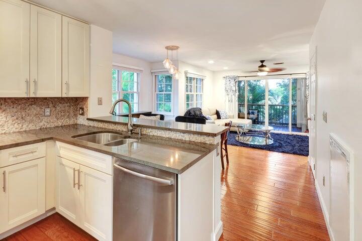 69 Spoonbill Way