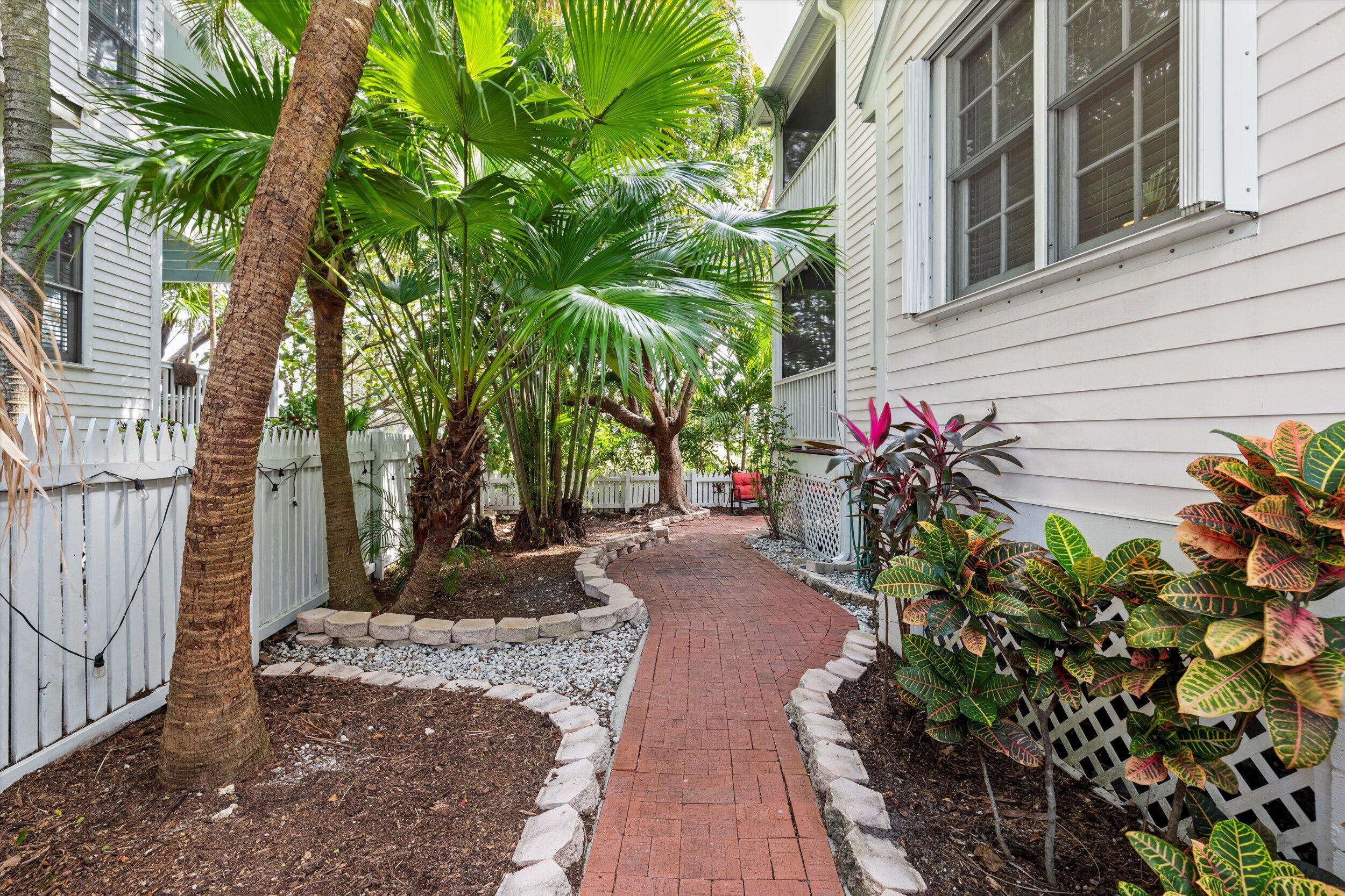 69 Spoonbill Way