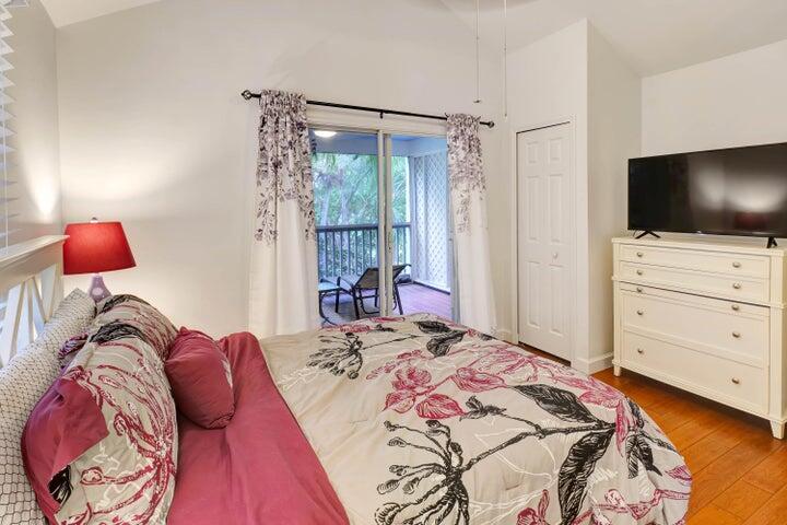 69 Spoonbill Way