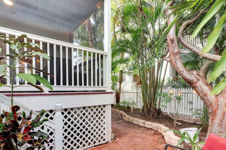 69 Spoonbill Way