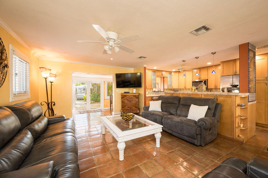 1617 Jamaica Drive
