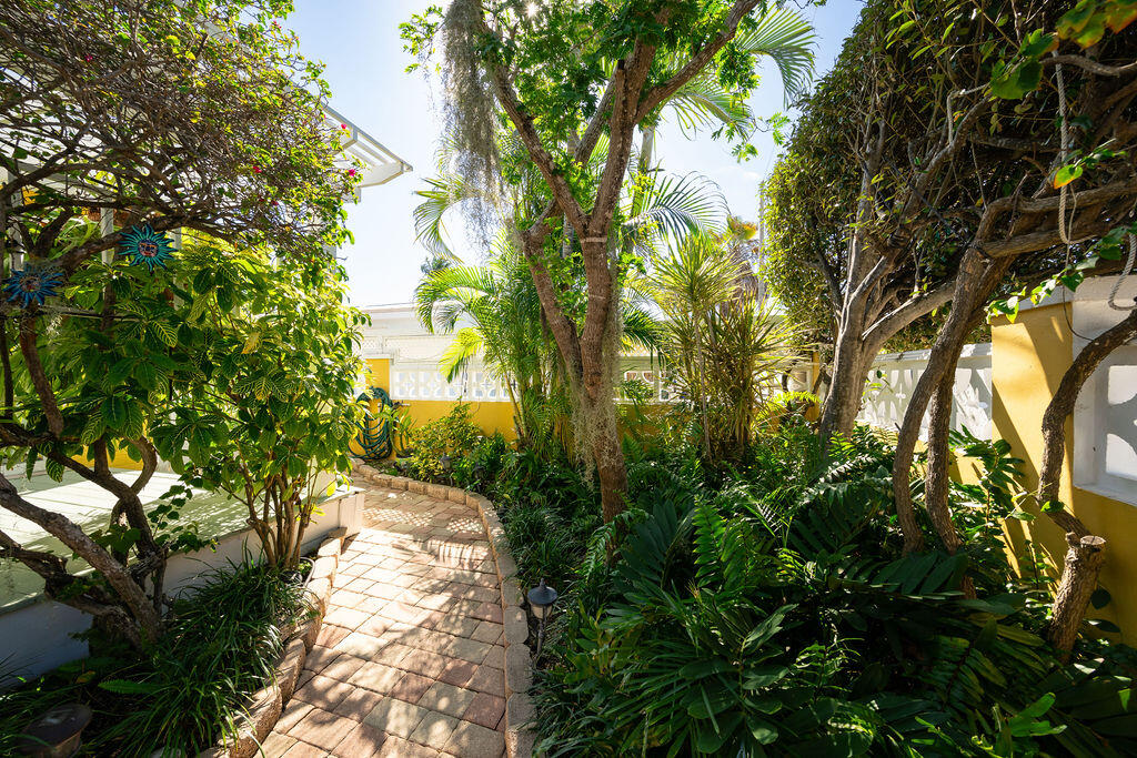 1617 Jamaica Drive