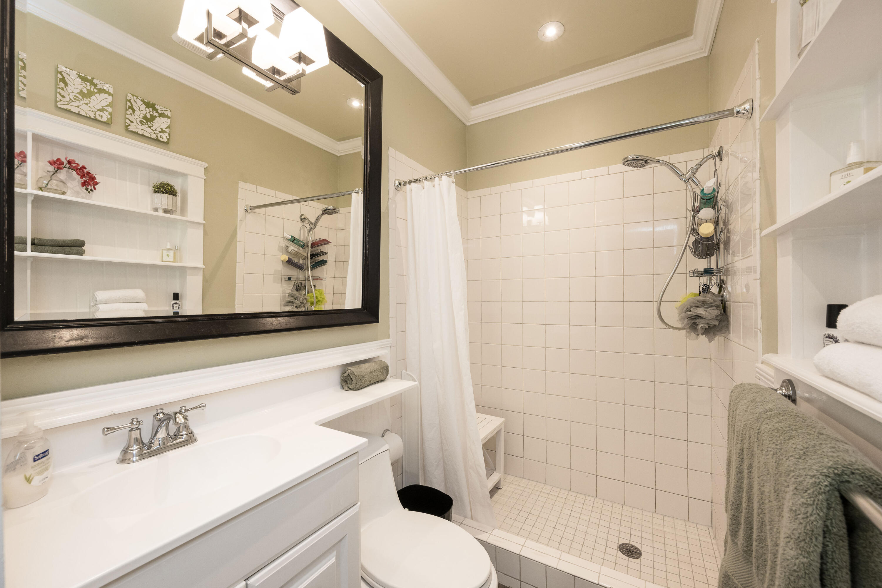 611 Southard Street Unit: 3
