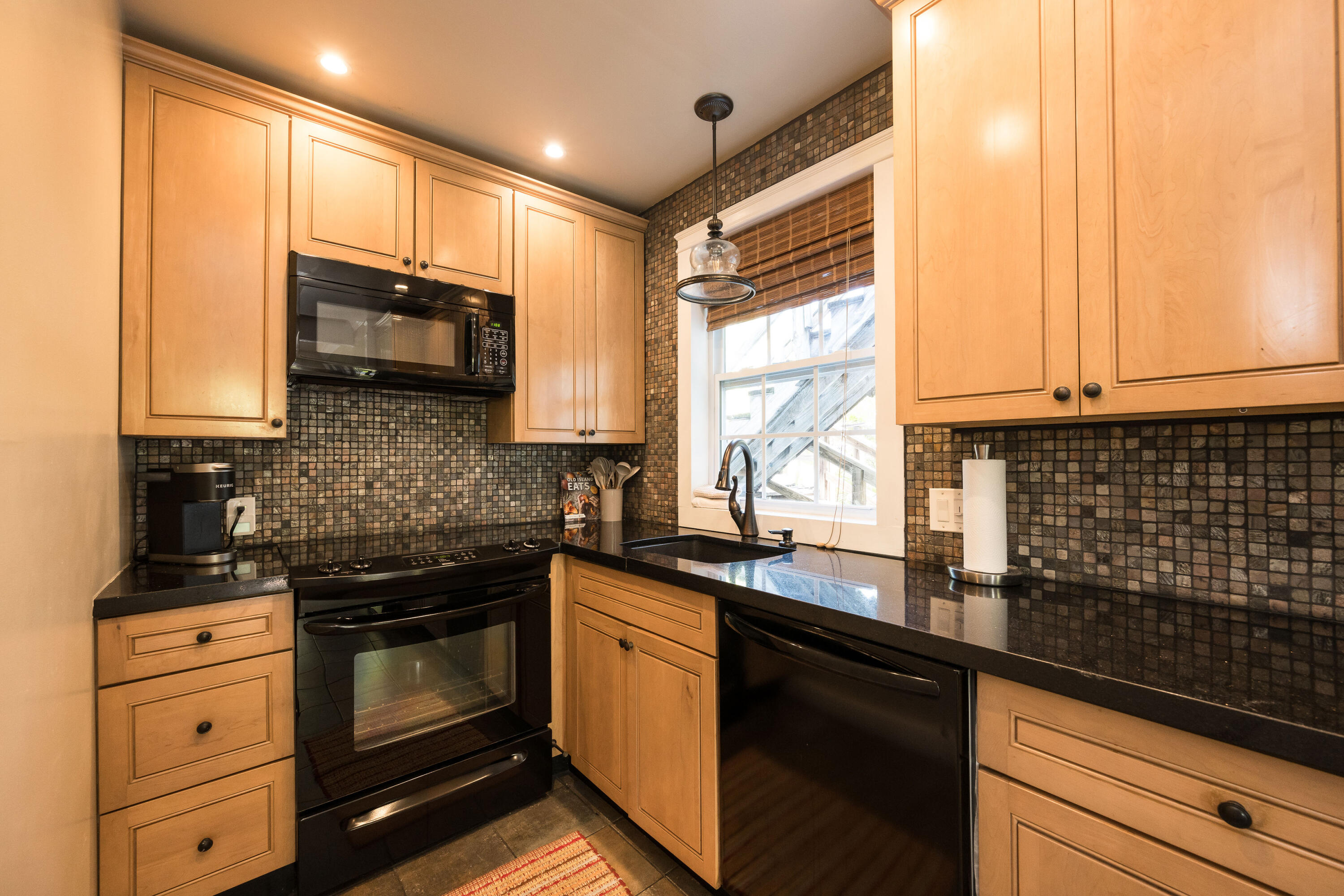 611 Southard Street Unit: 3