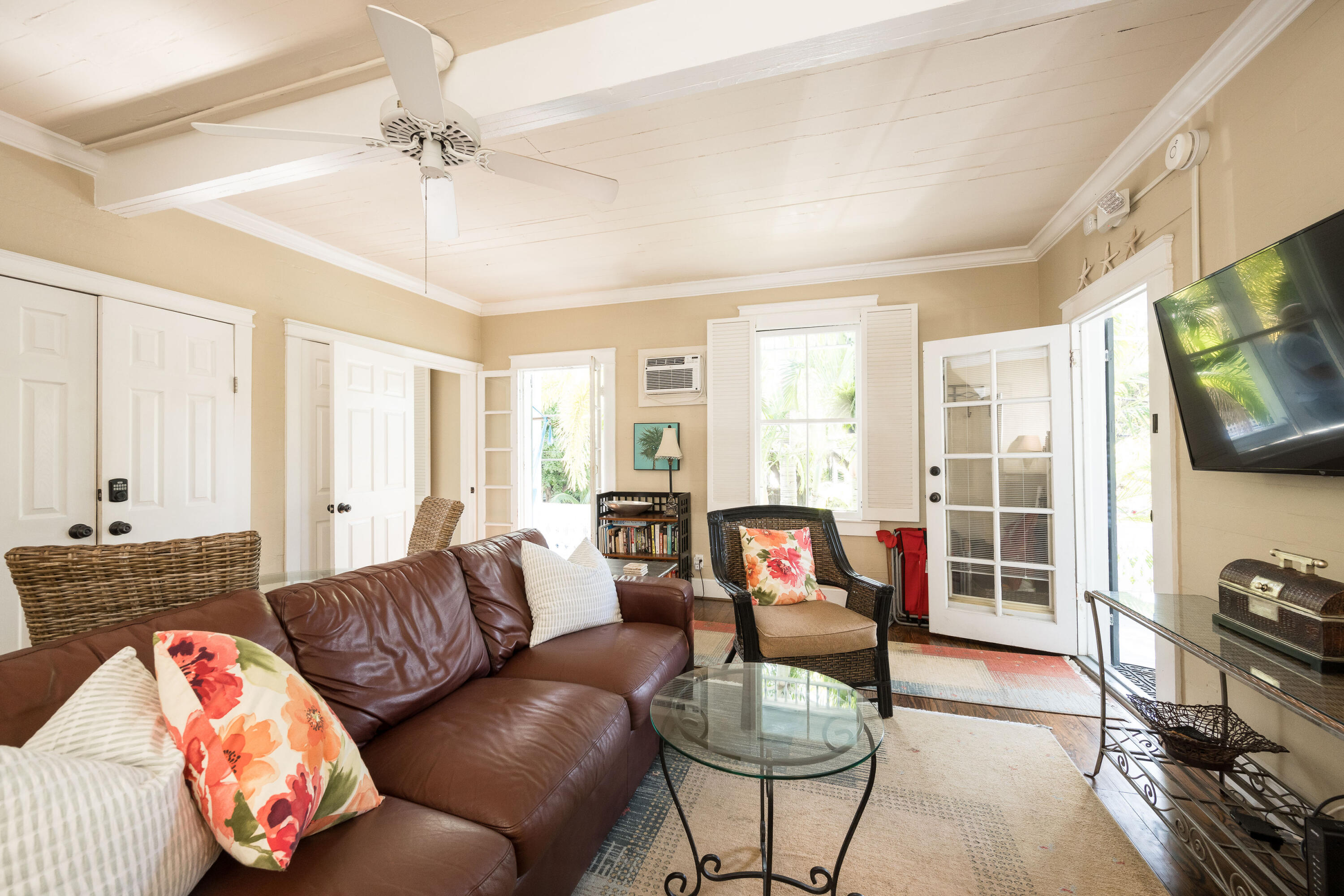 611 Southard Street Unit: 3