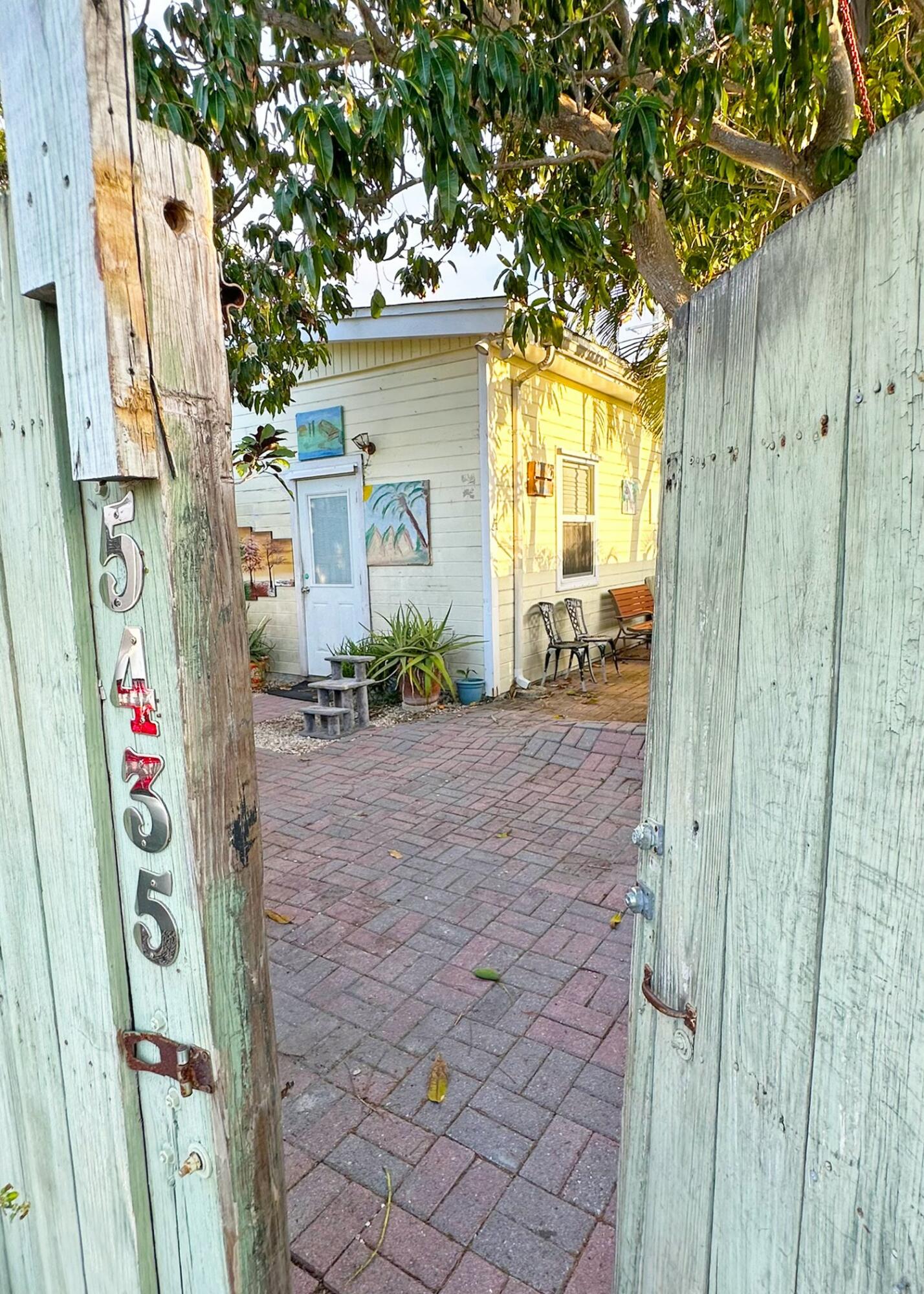 5435 5Th Avenue