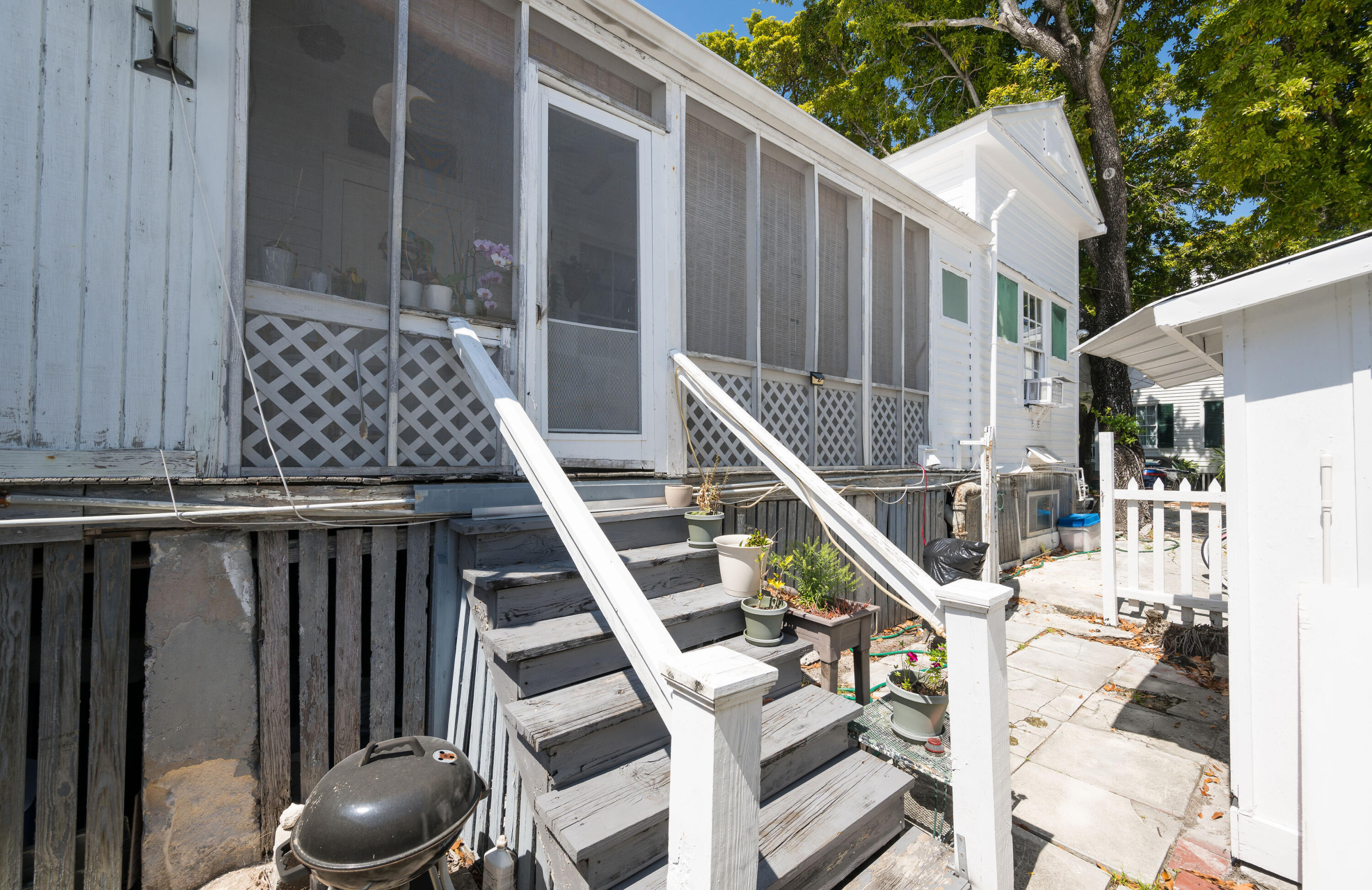602 Southard Street