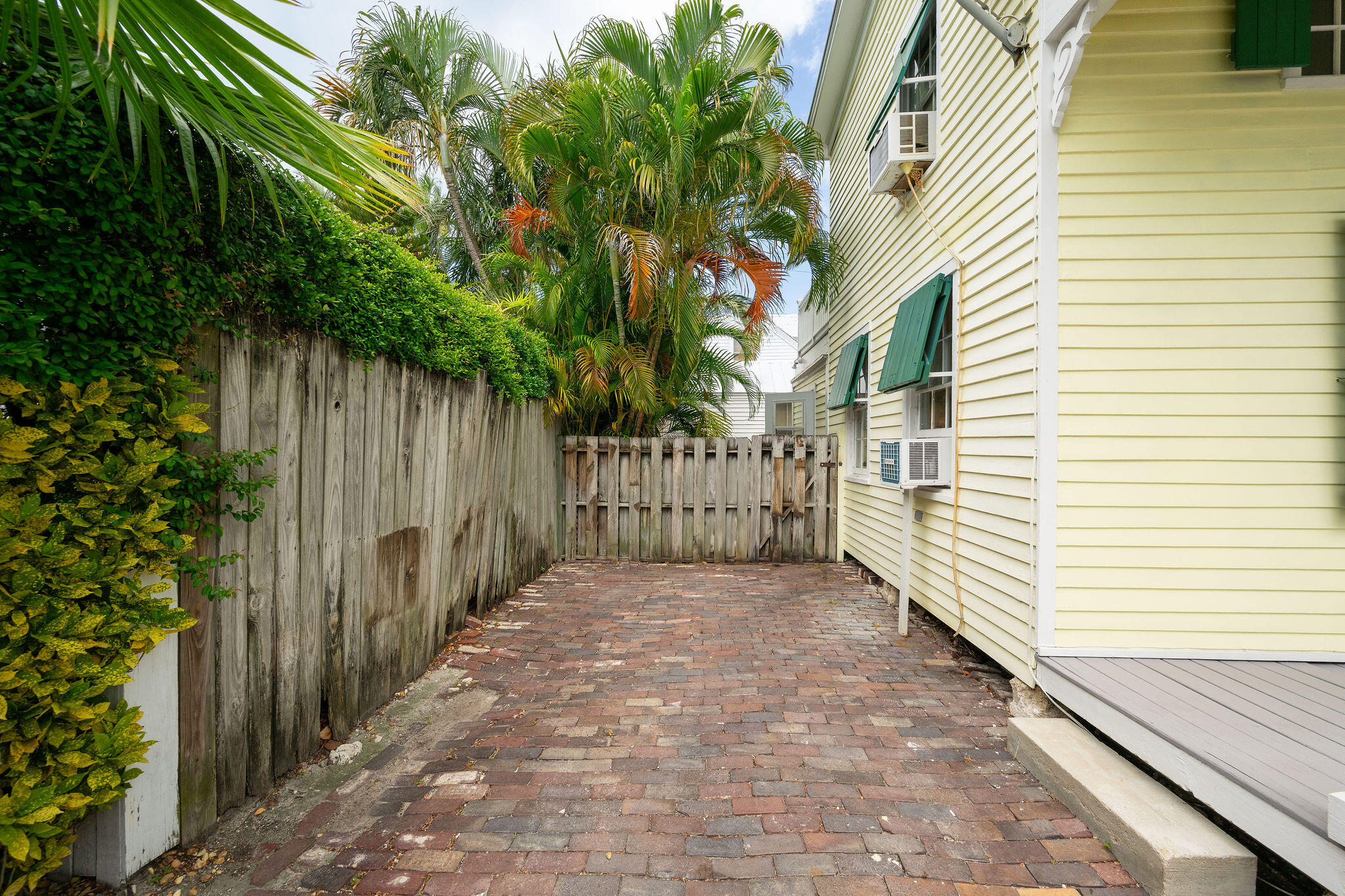 1121 Elgin Lane
