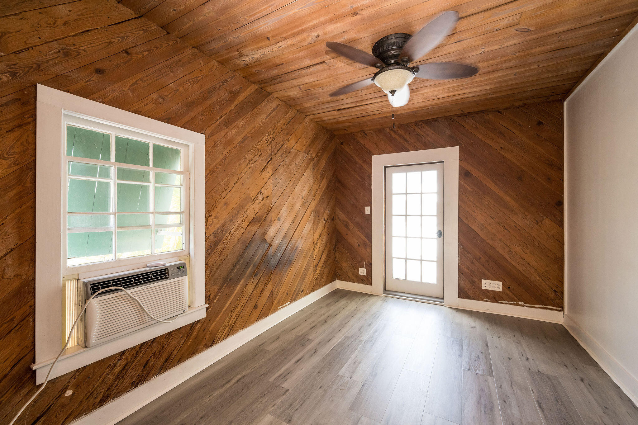 1121 Elgin Lane