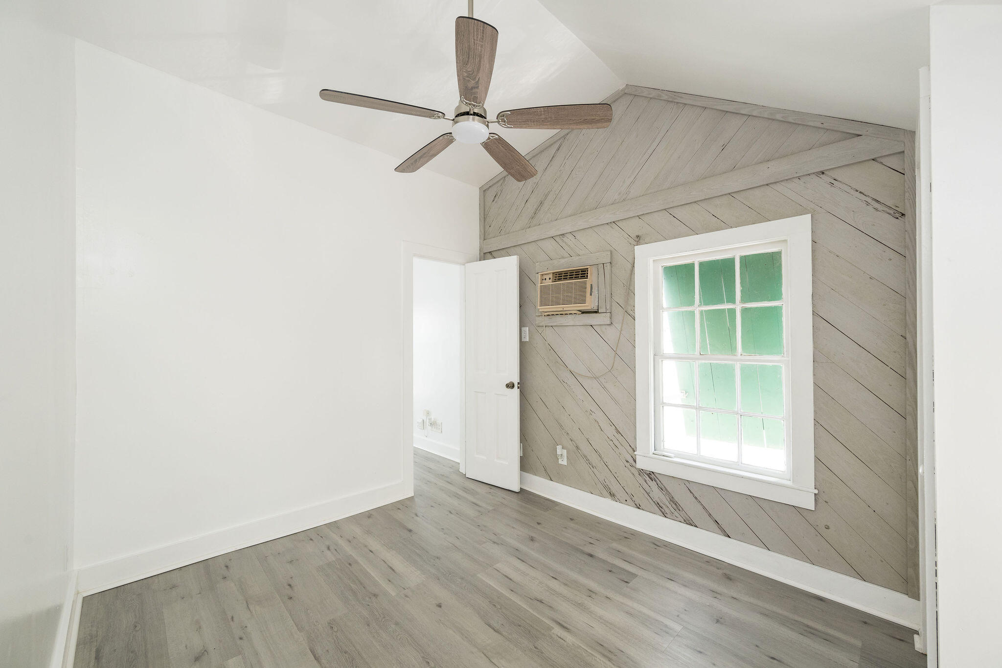 1121 Elgin Lane