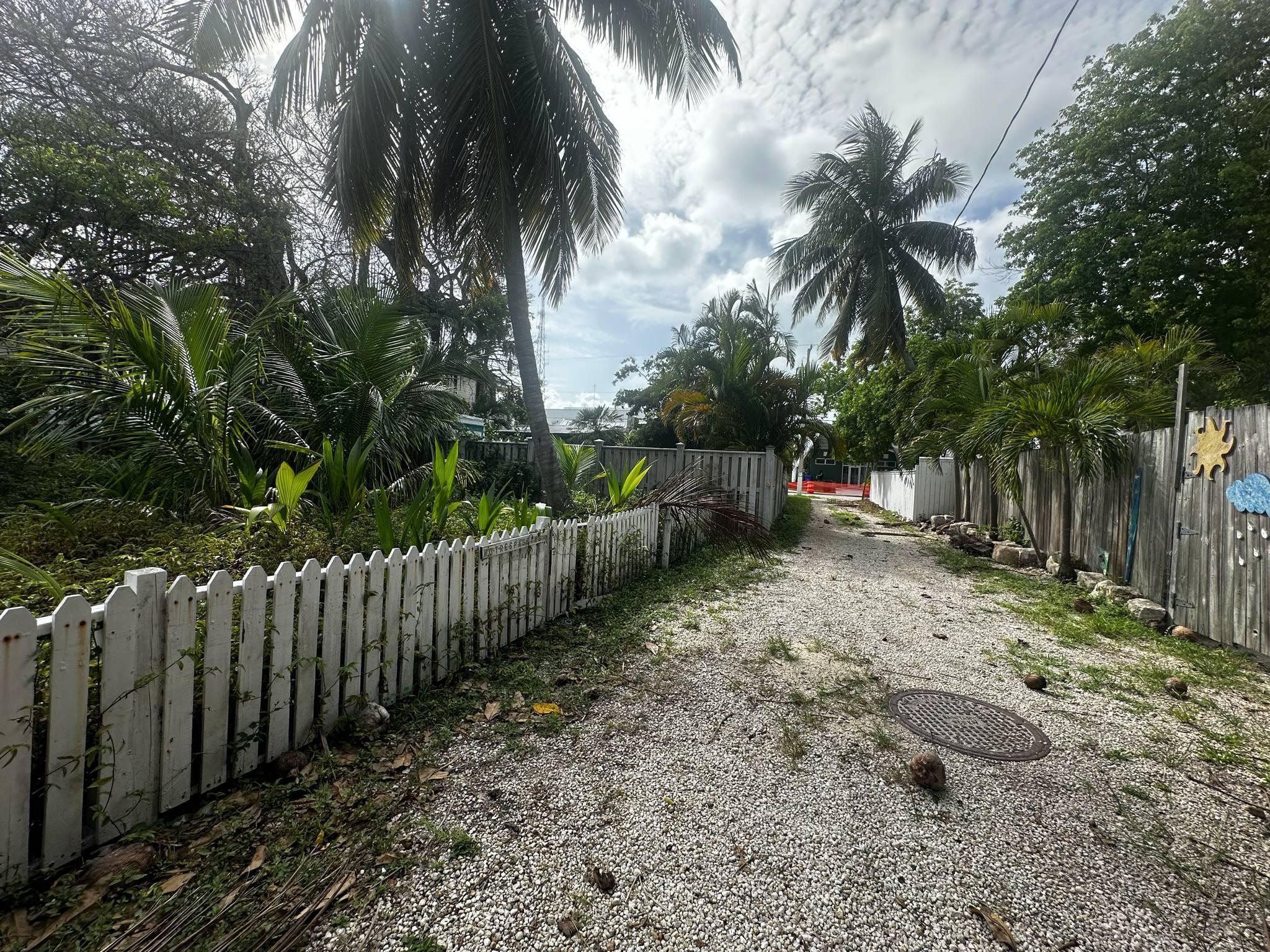 906 Williams Alley
