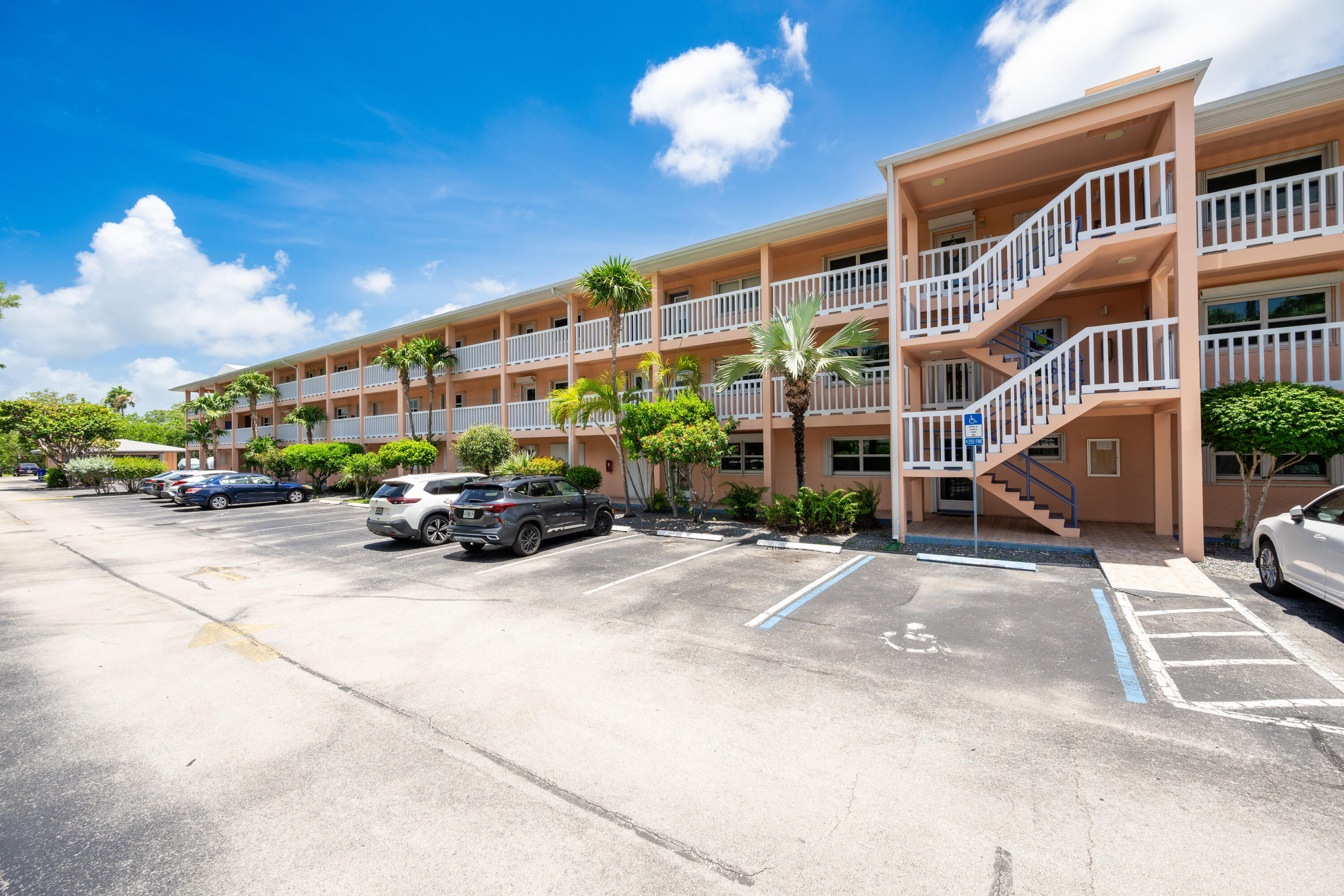 2601 N Roosevelt Boulevard Unit: 103C