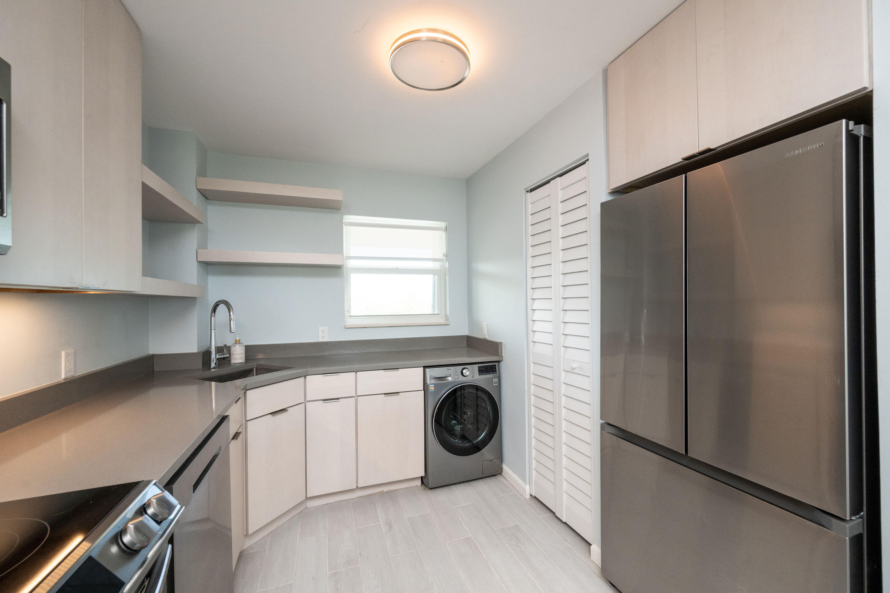 2601 S Roosevelt Boulevard Unit: 319C