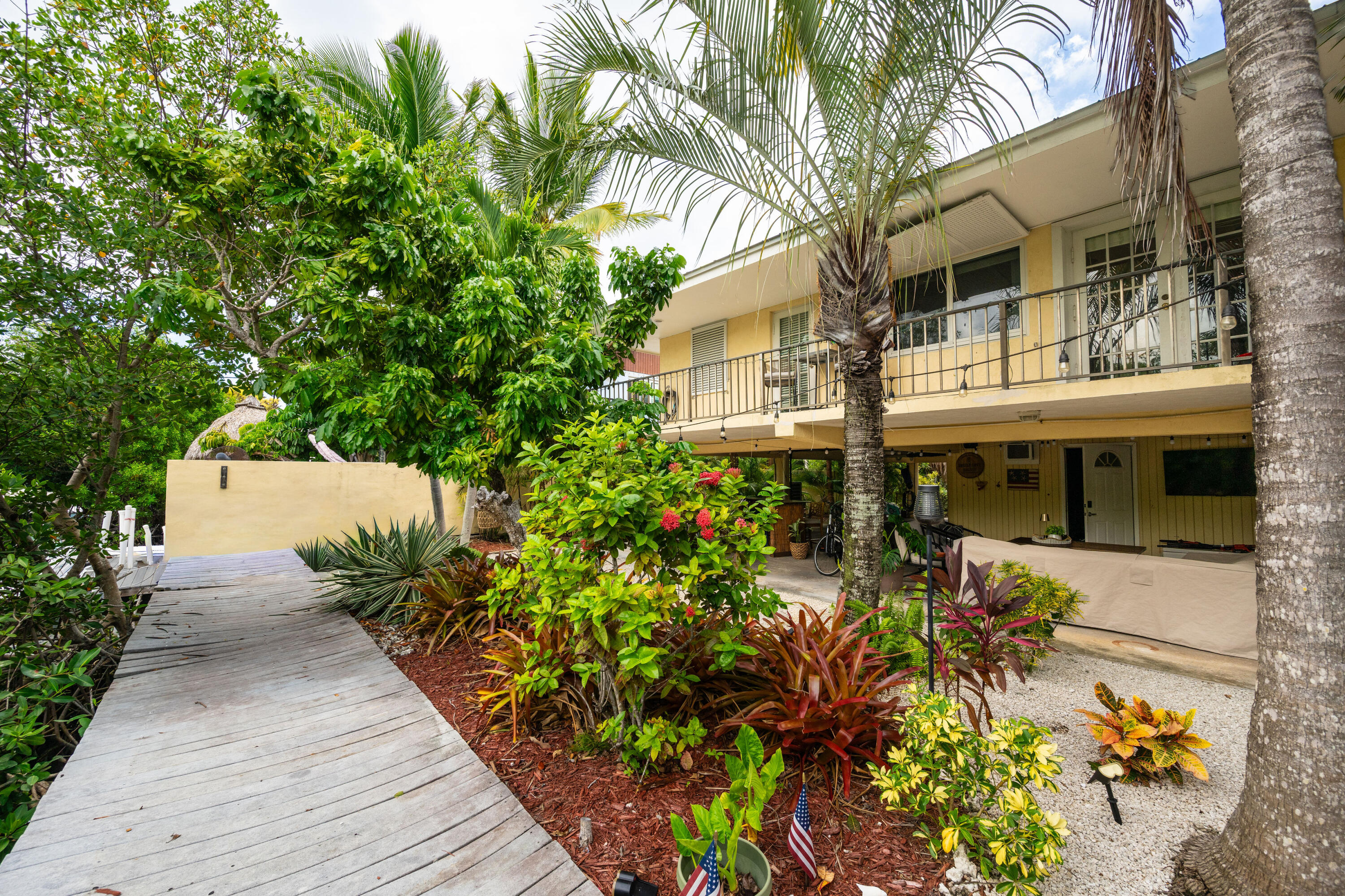 2811 Venetian Drive