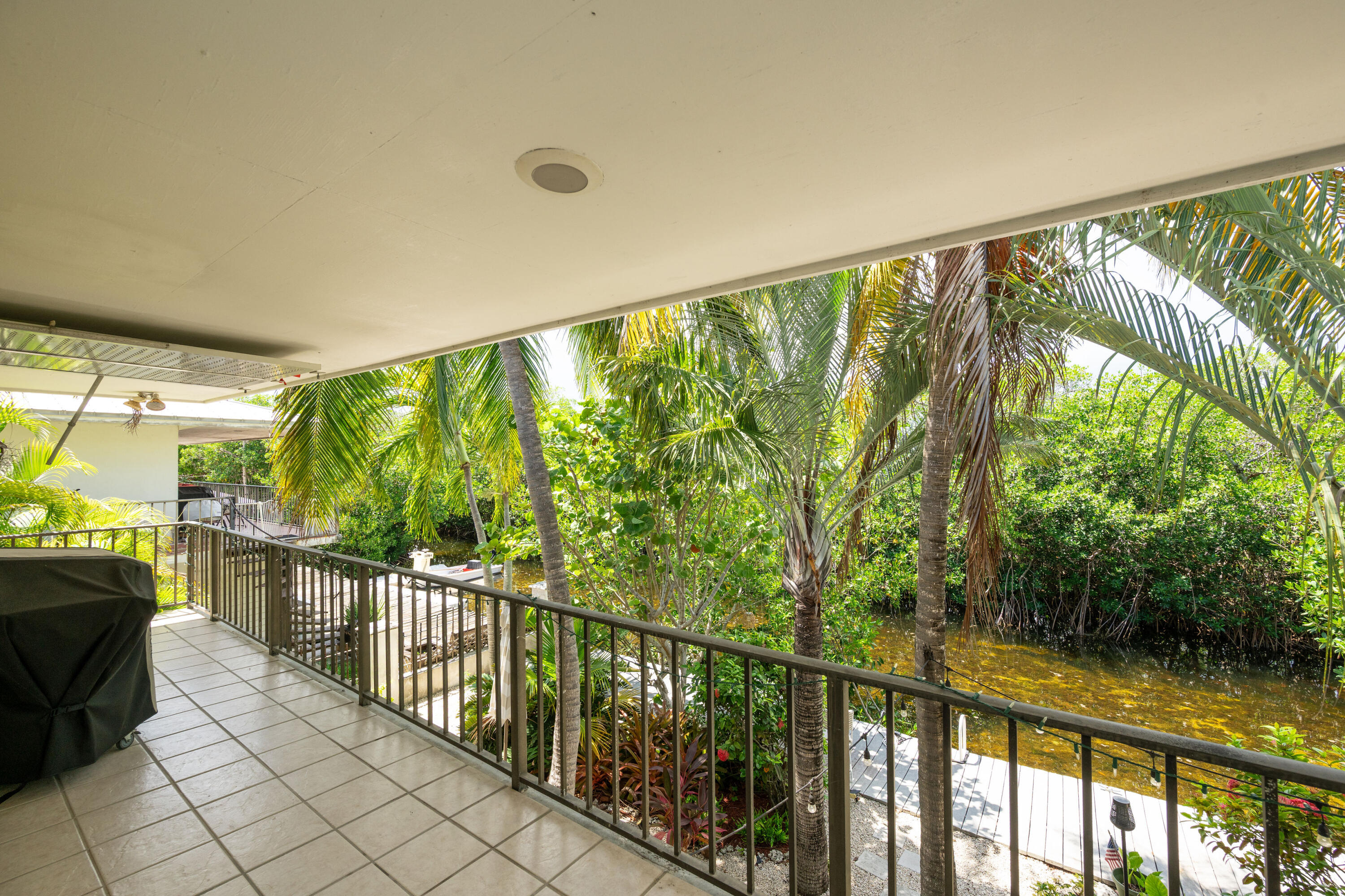 2811 Venetian Drive