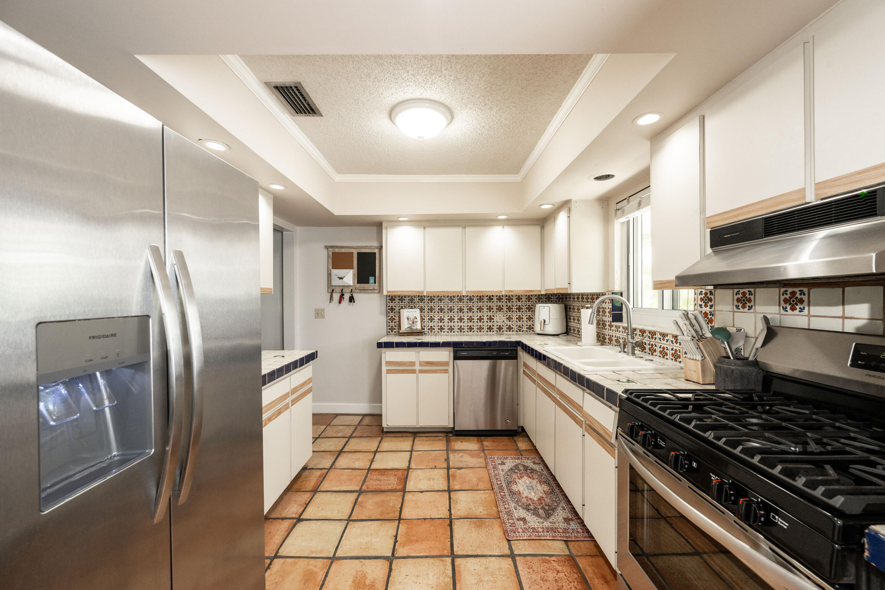 2811 Venetian Drive