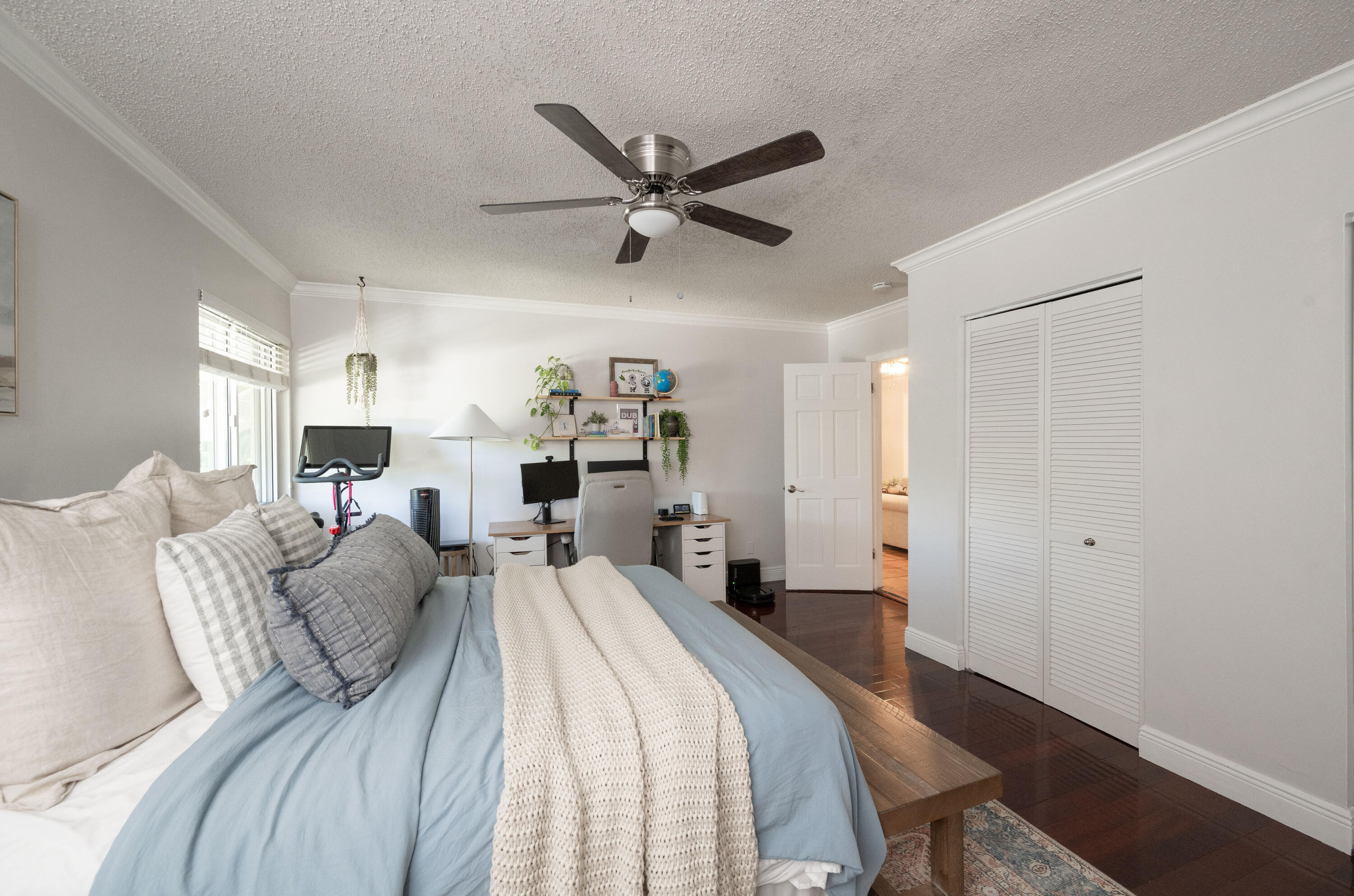 2811 Venetian Drive