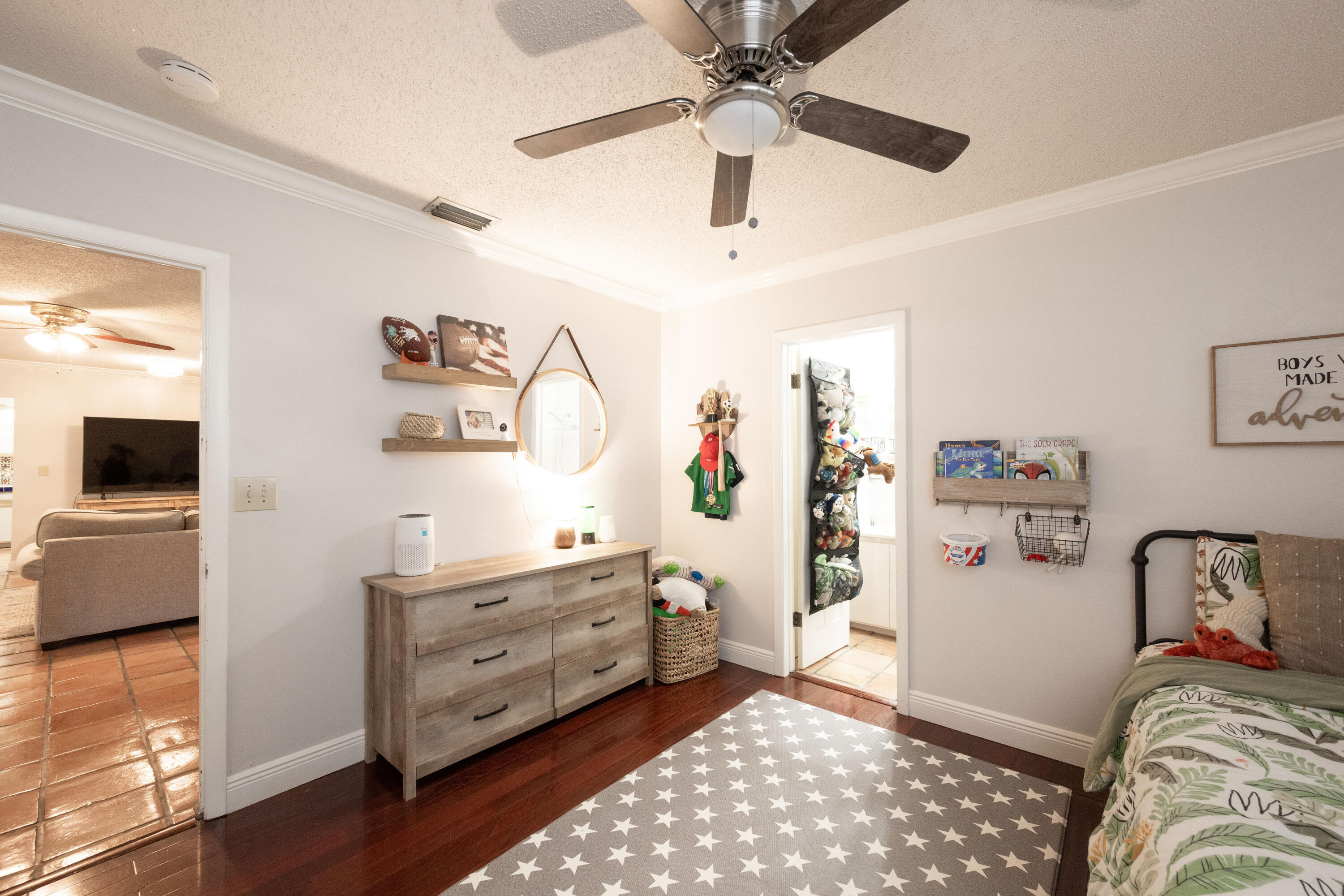 2811 Venetian Drive