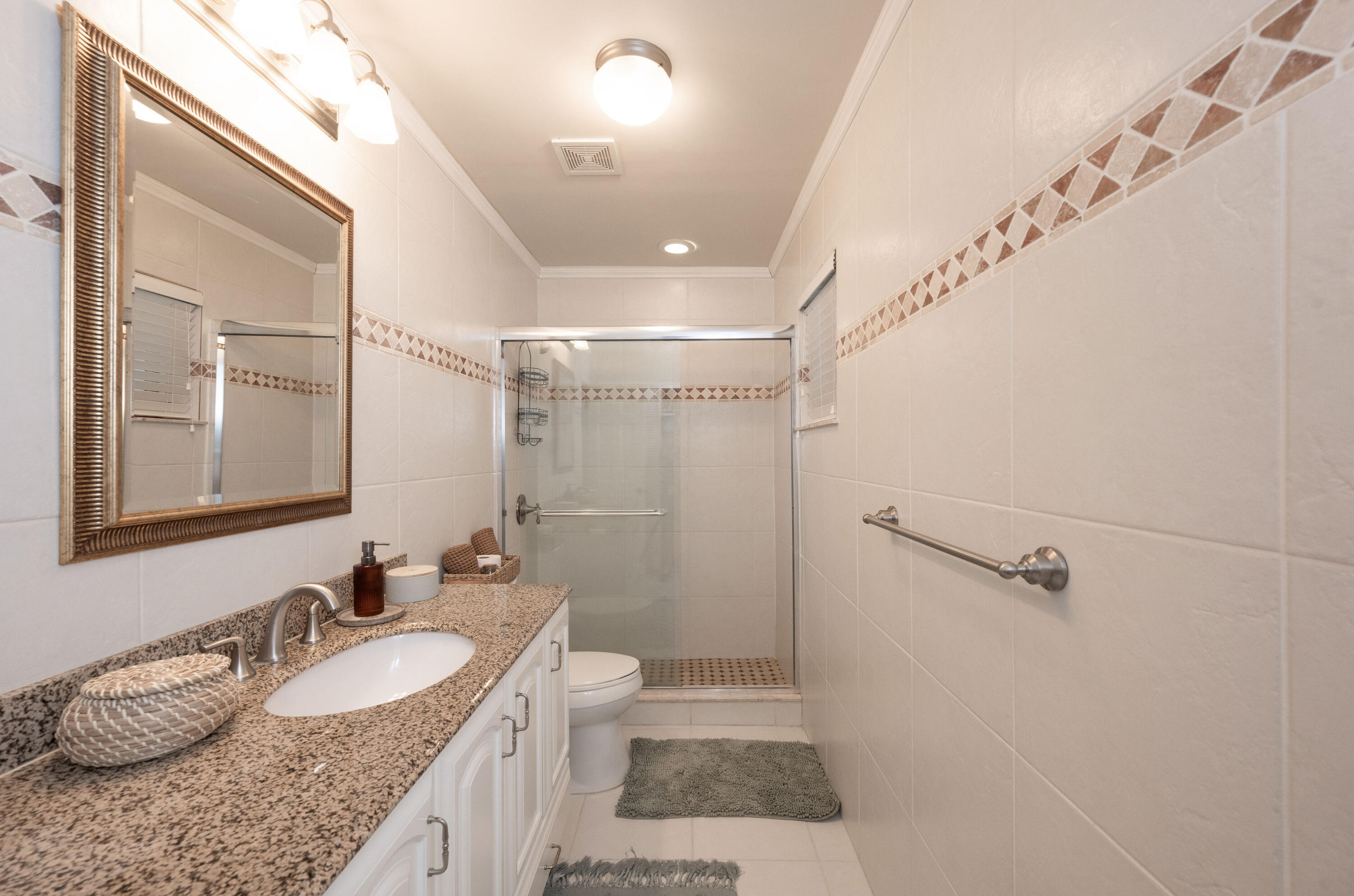 2811 Venetian Drive