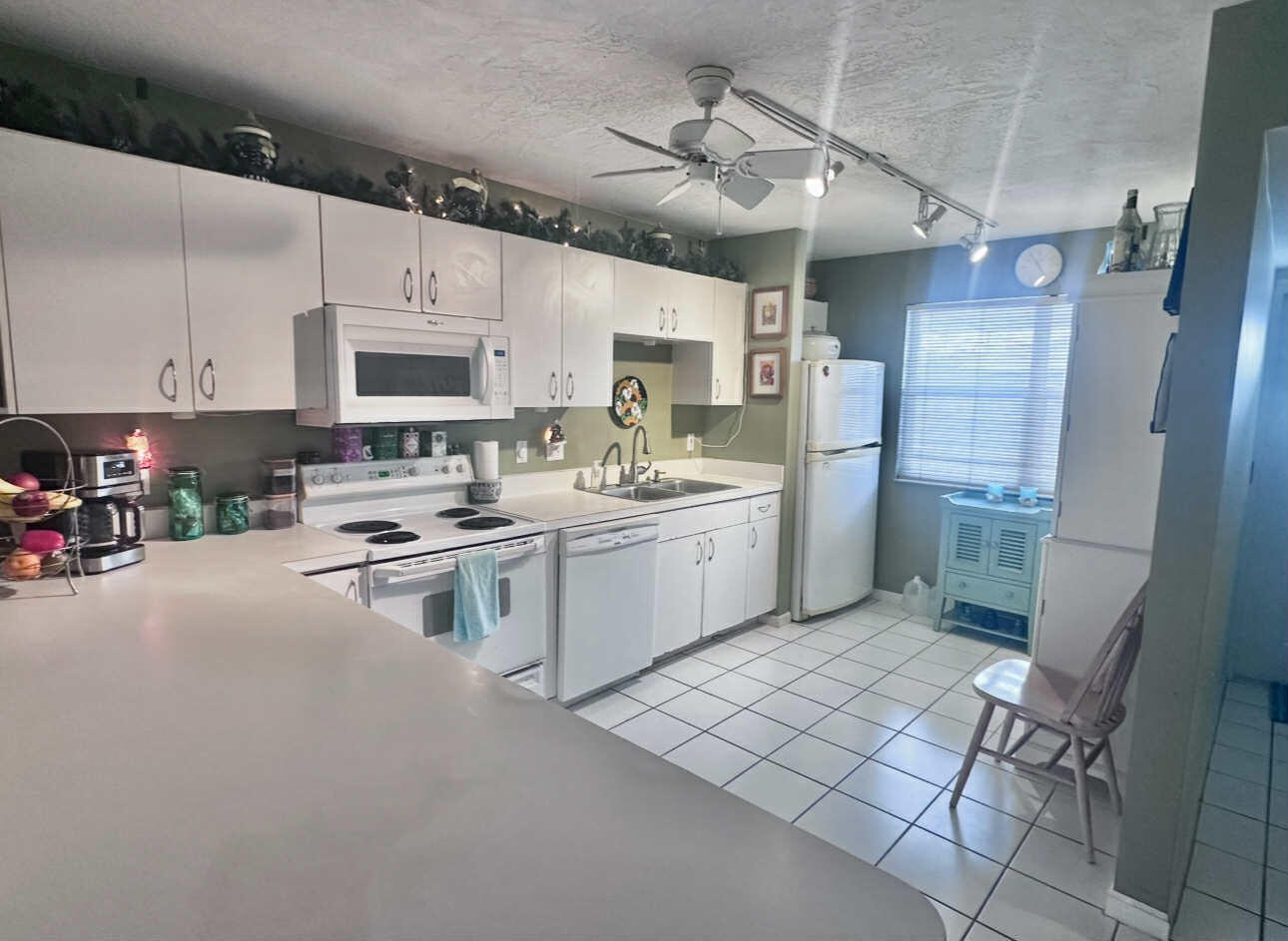 1901 S Roosevelt Boulevard Unit: 406W