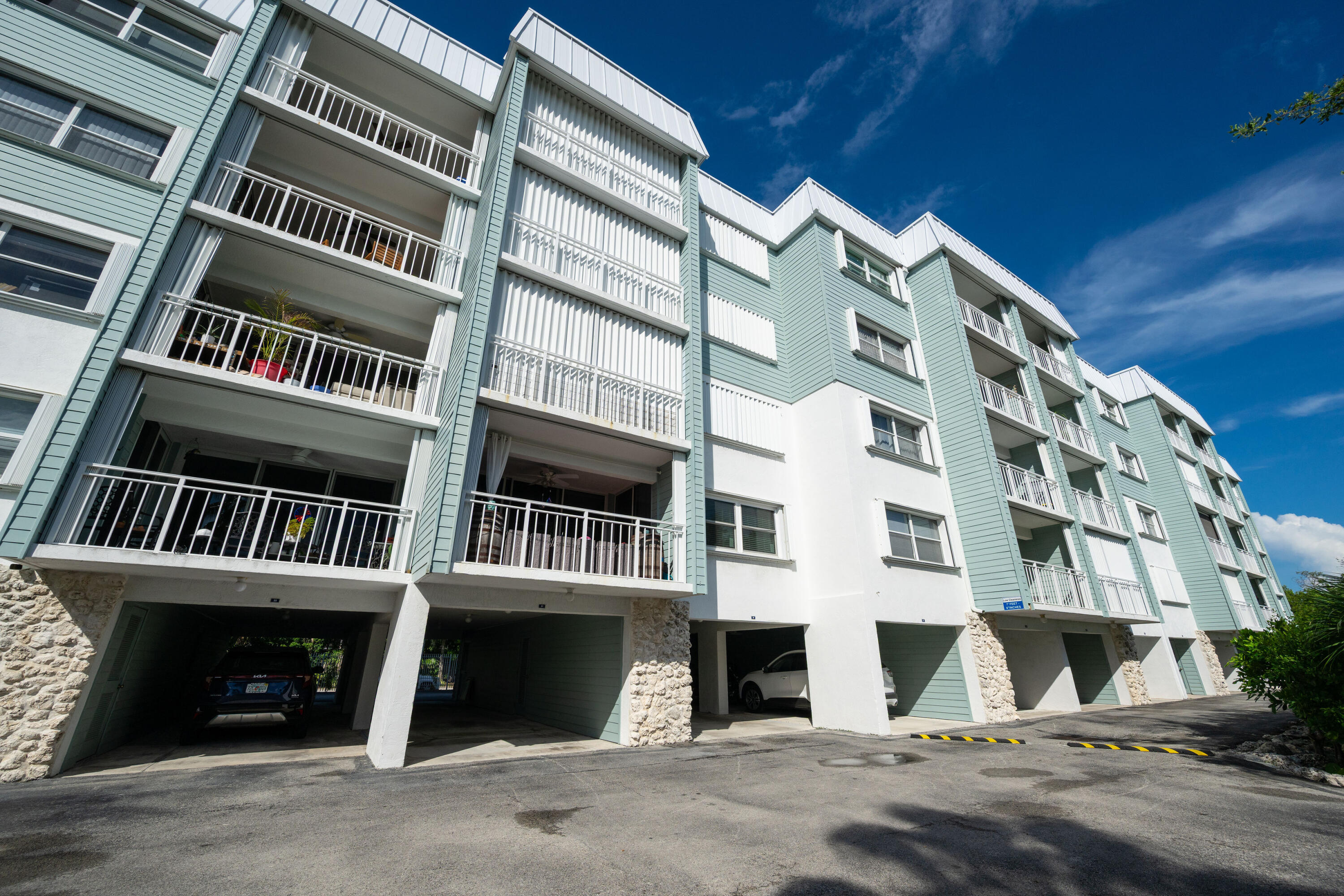 1901 S Roosevelt Boulevard Unit: 406W