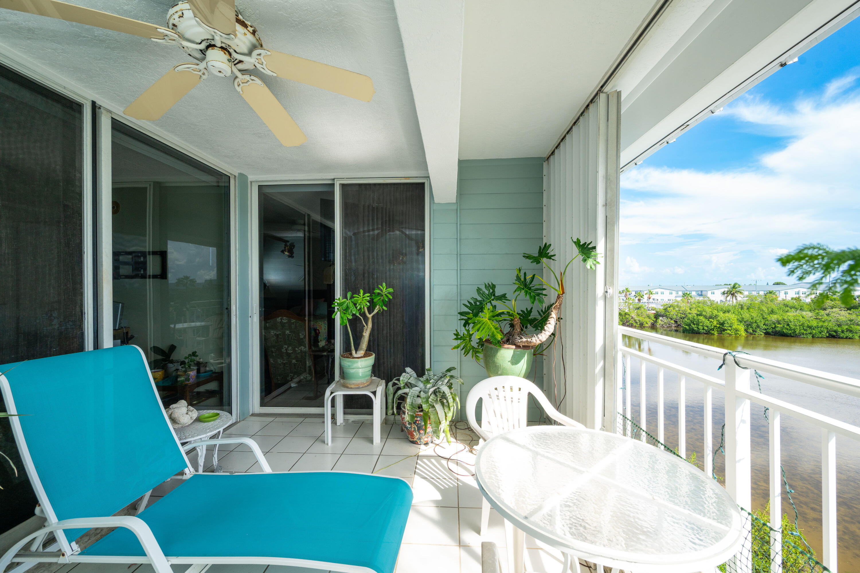 1901 S Roosevelt Boulevard Unit: 406W